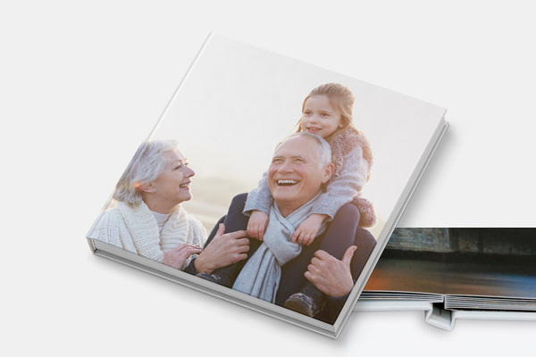 Fotoboek Vierkant 30x30cm met foto omslag (Premium Lay-Flat)
